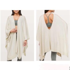 Lululemon Free To Coast Wrap Shawl Poncho Size OS Heathered Dove Grey